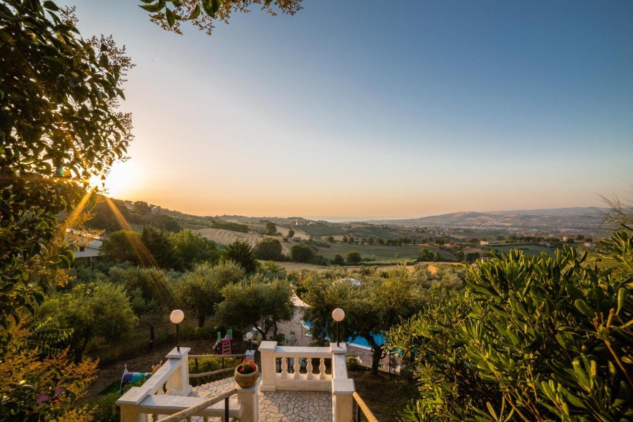 Casale Delle Rose B&B Fattoria Montepagano Exterior foto